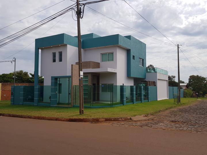 Lujosa Casa en Encarnación